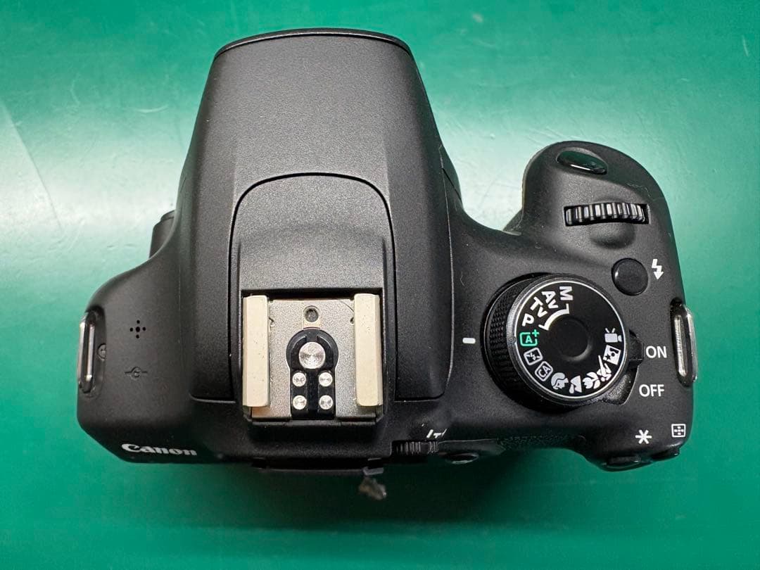 Canon EOS Kiss X70 デジタル一眼レフカメラ