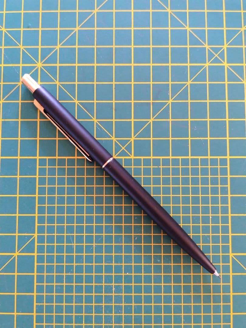 モンブラン シャーペン マット・ブラック＆ゴールド 「絶版品」