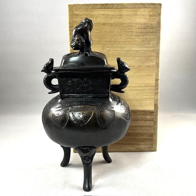 四角菖蒲文鋳銅香炉　秀月　茶道具　共箱