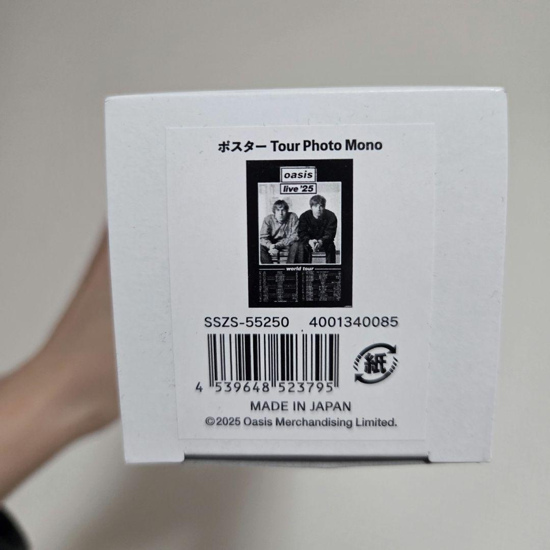 値下げ待ち❌　Mサイズ　oasis 東京限定Tシャツ 10/25　ポスターセット