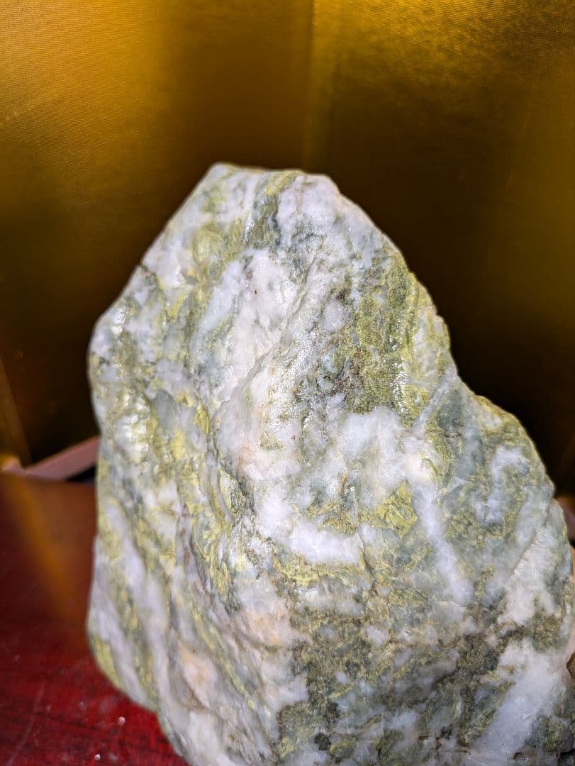 原石 2.4kg 石英の一種？天然石 鑑賞石 希少 レア品