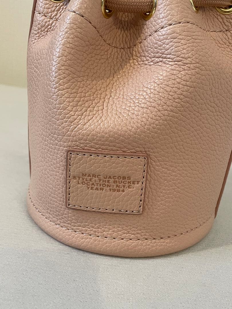 MARC JACOBS ザレザーバケットバッグ ミニ ローズ