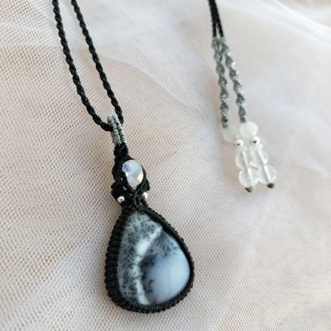 デンドライトオパール　ブルームーンストーン　マクラメ編みネックレス他1点同梱