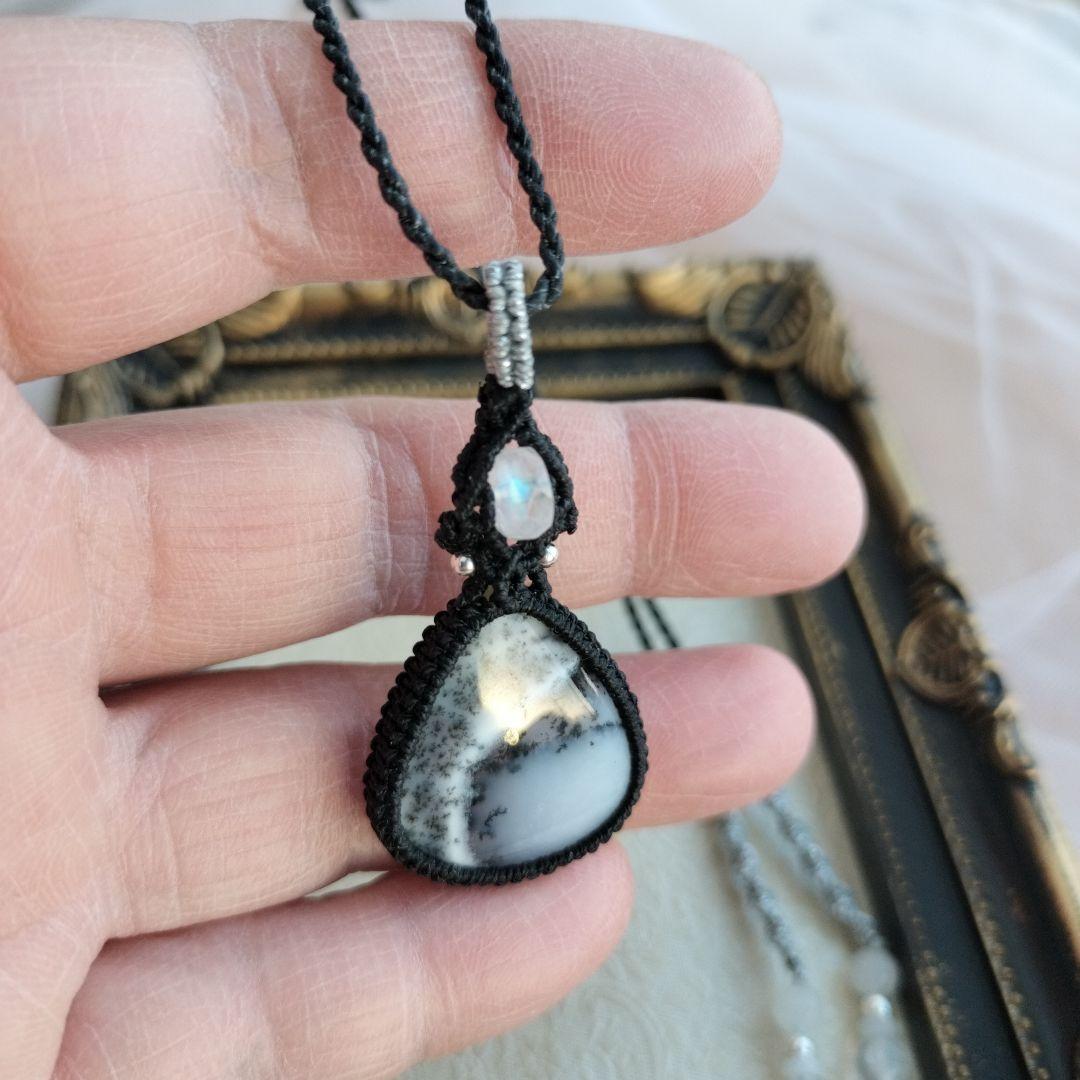 デンドライトオパール　ブルームーンストーン　マクラメ編みネックレス他1点同梱