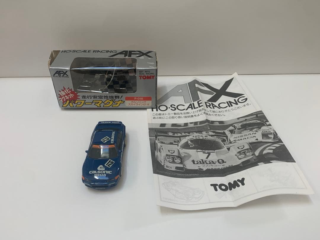 トミー　HOスケールスロットカー　AFX カルソニックスカイラインGT-R