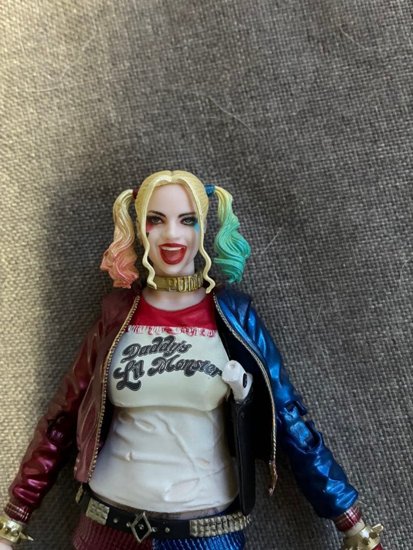 MAFEX 033 ハーレイ・クイン フィギュア