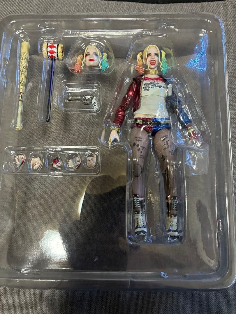 MAFEX 033 ハーレイ・クイン フィギュア