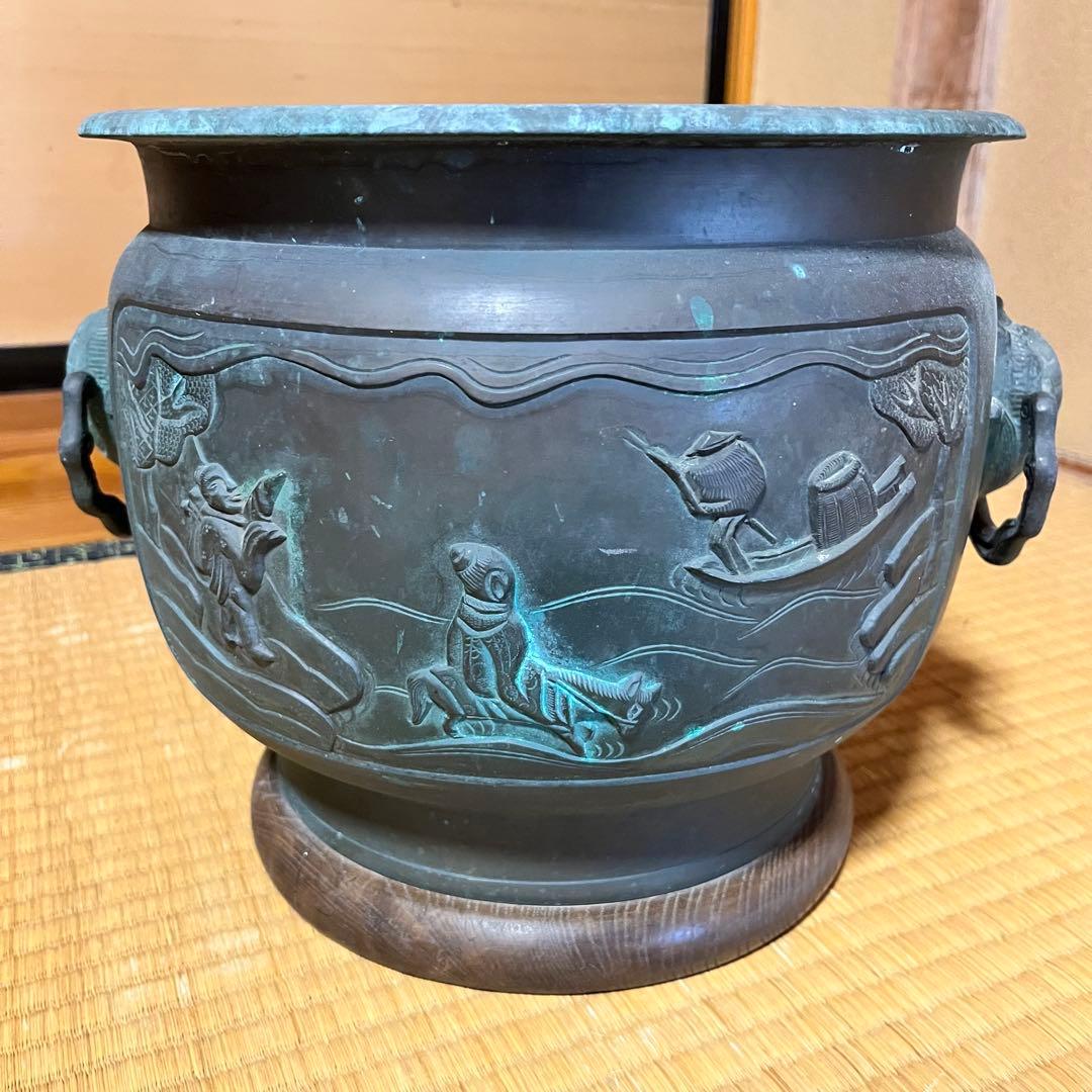 青銅　火鉢　持ち手に亀の装飾