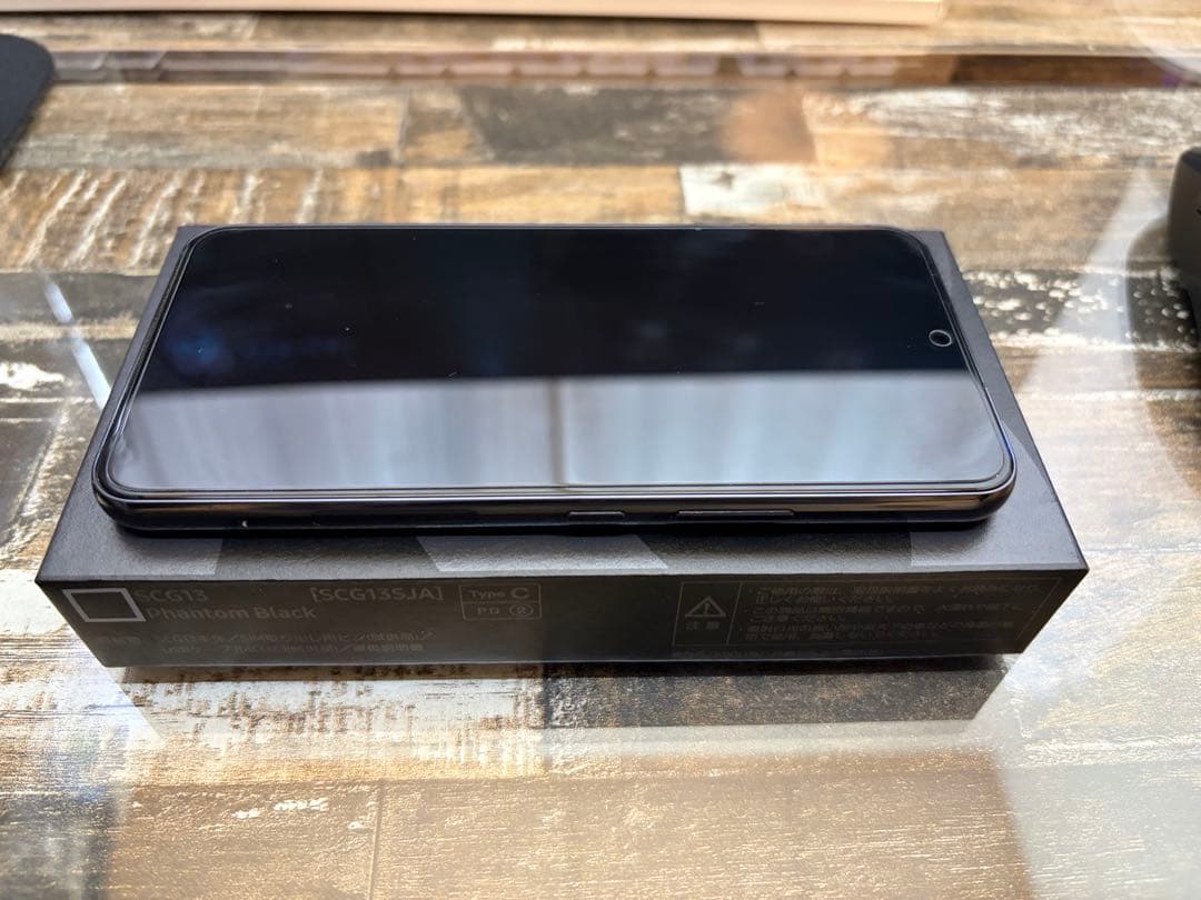 Samsung Galaxy S22 本体 ケース付き ブラック