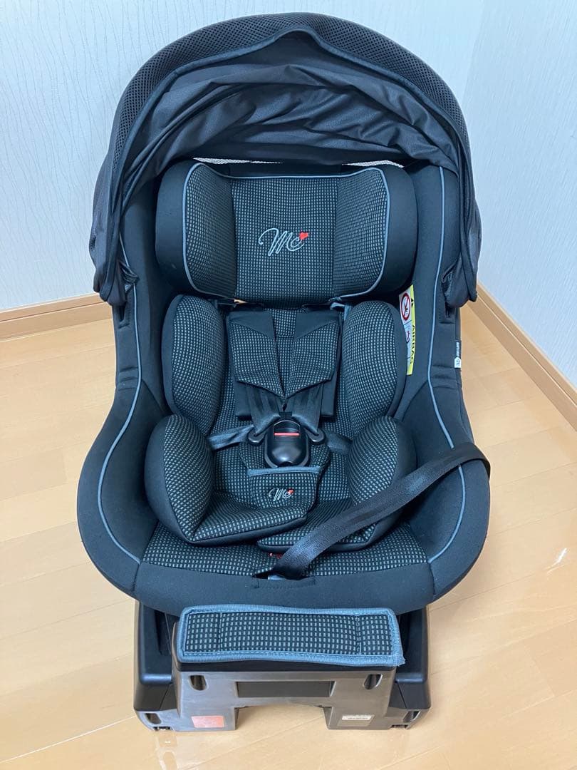 西松屋　ターンレジェFIX(回転式)チャイルドシート