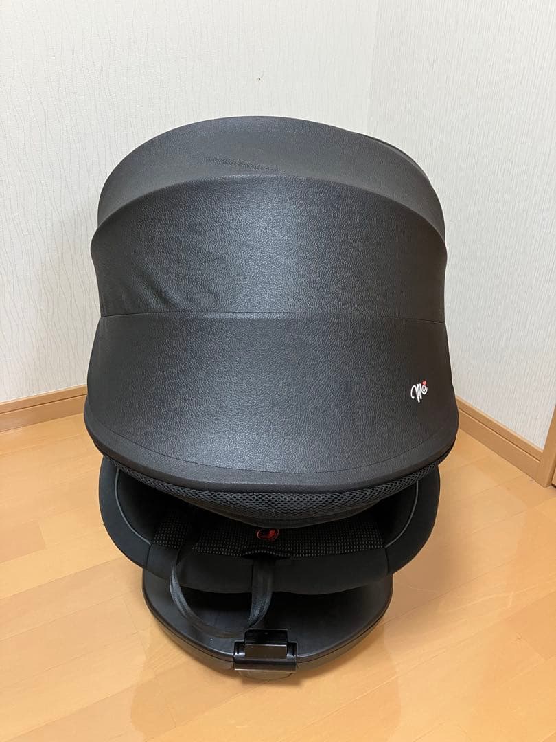 西松屋　ターンレジェFIX(回転式)チャイルドシート