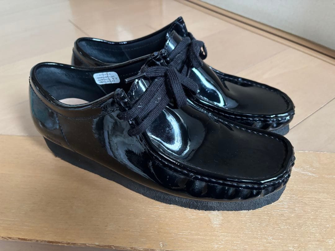 Supreme × Clarks Wallabee Black