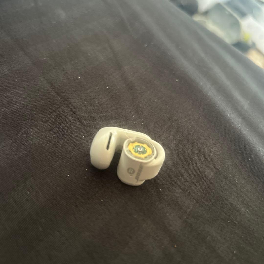 定価39,600円 BOSE ワイヤレスイヤホン ホワイト 充電ケース付き