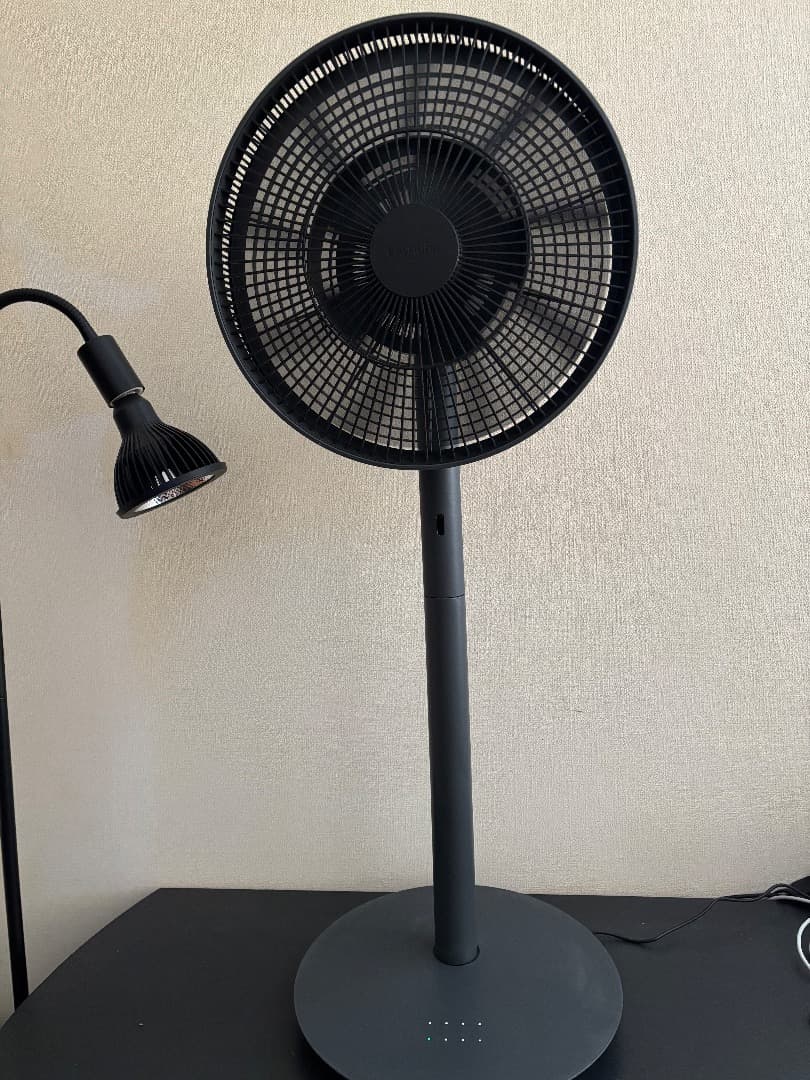 The GreenFan ブラック スタンド式扇風機