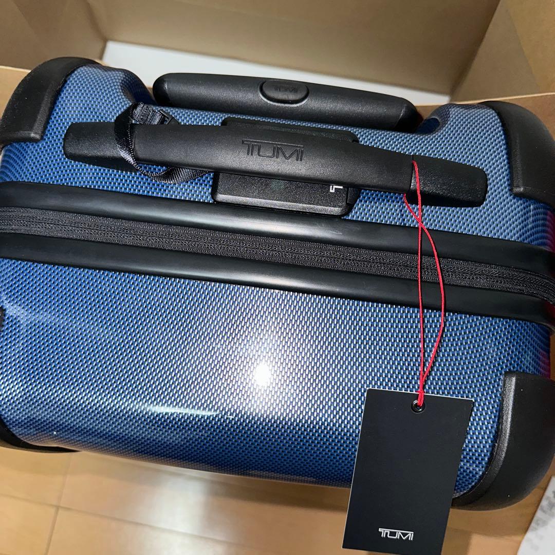 アッキー様　正規店１月購入 新品未使用 TUMI 中型(機内持ち込み可)キャリー