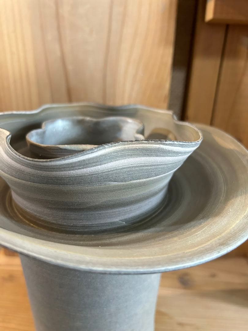 陶芸作家　やきもの　花器　花瓶　白石和宏　娘　白石阿衣