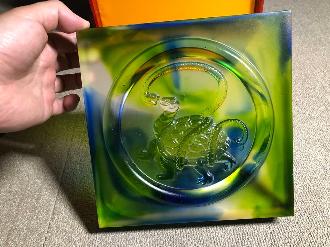 瑠璃置物。玄武文。美品。2005年作品。琉璃工坊。美術品。自家藏出。