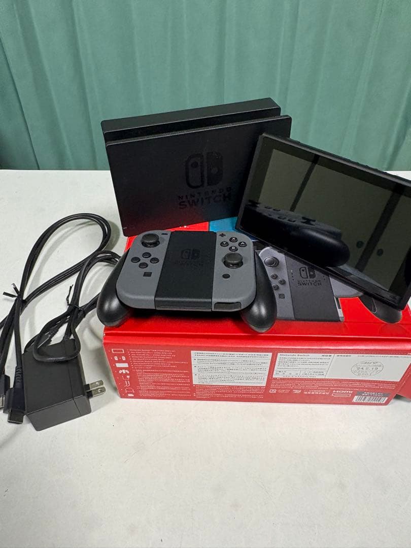 Nintendo Switch 本体 黒色 充電器付き