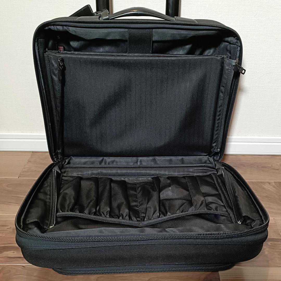 TUMI コンパクト エキスパンダブル ホィールド ブリーフ 機内持込可 黒