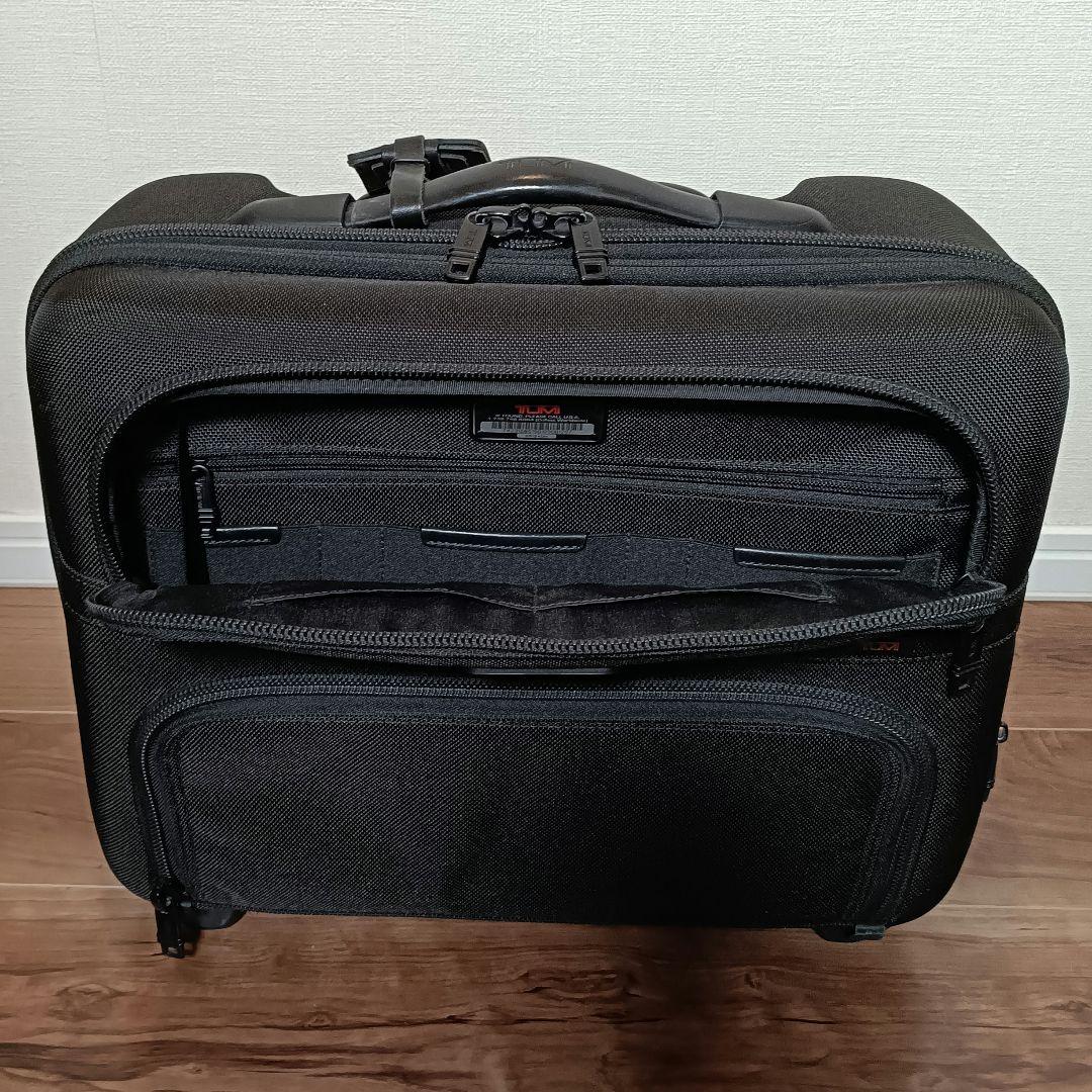 TUMI コンパクト エキスパンダブル ホィールド ブリーフ 機内持込可 黒