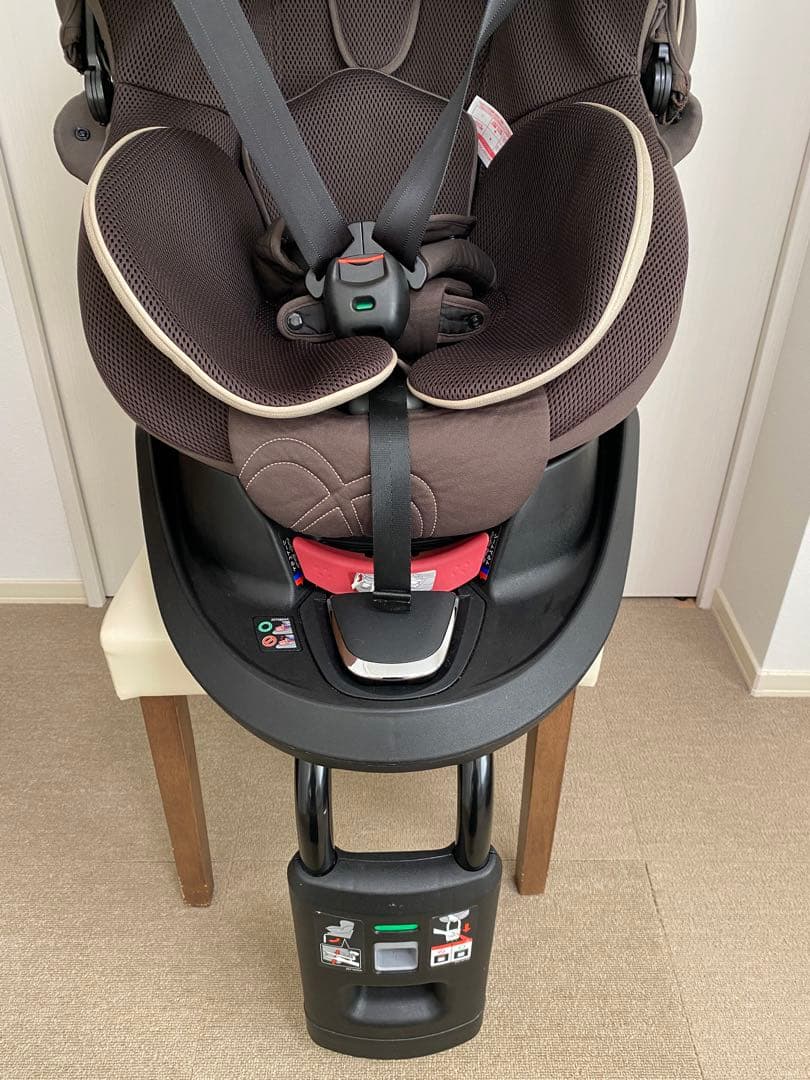 エールべべ クルット5s グランス チャイルドシート シートベルトで固定タイプ