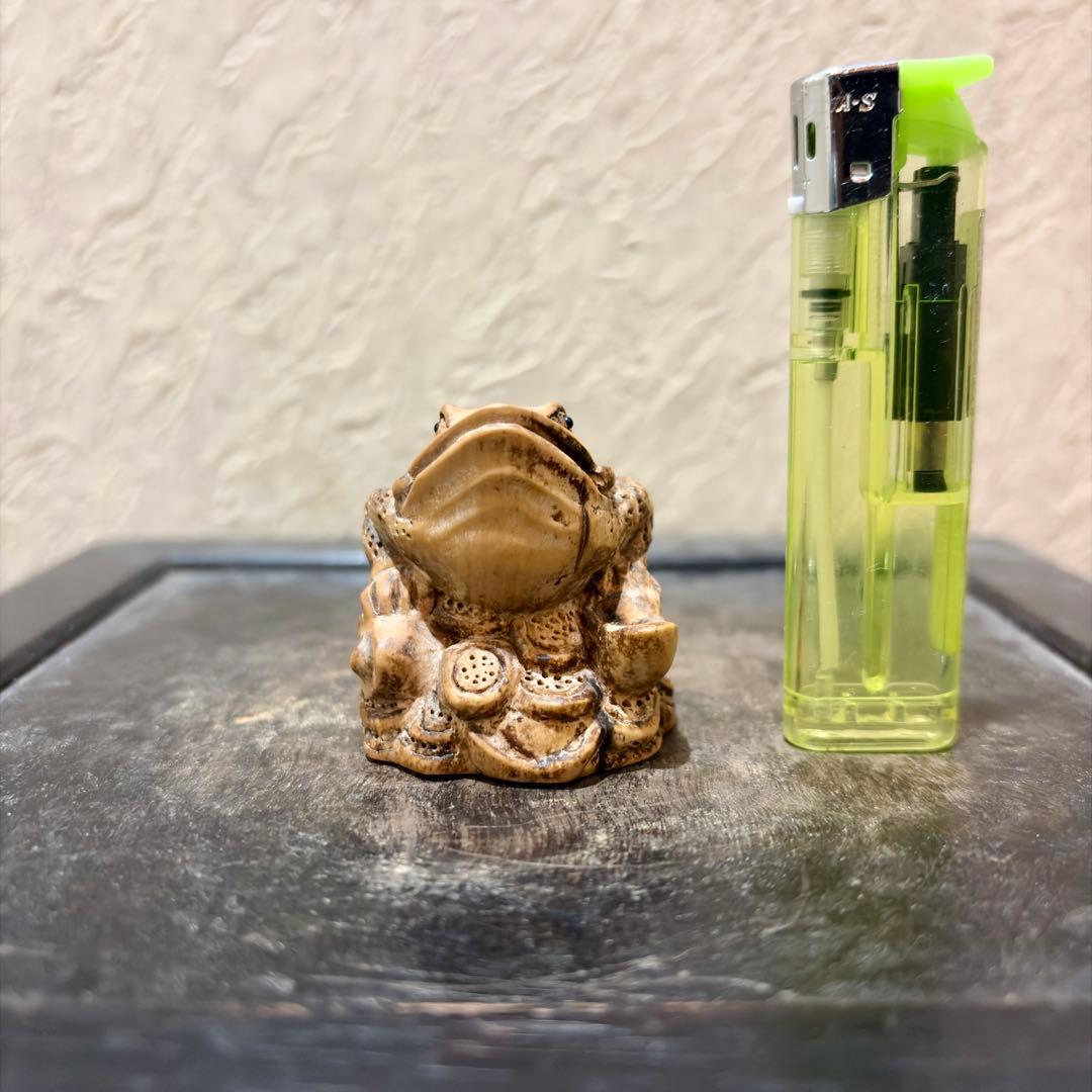 根付　ガマ　時代物　天然素材　アンティーク　骨董　古美術　レトロ　盆栽　真柏　松