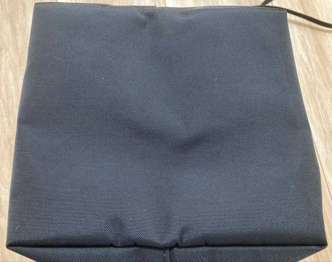 美品　エルベシャプリエ ビッグポシェット ブラック（NOIR）