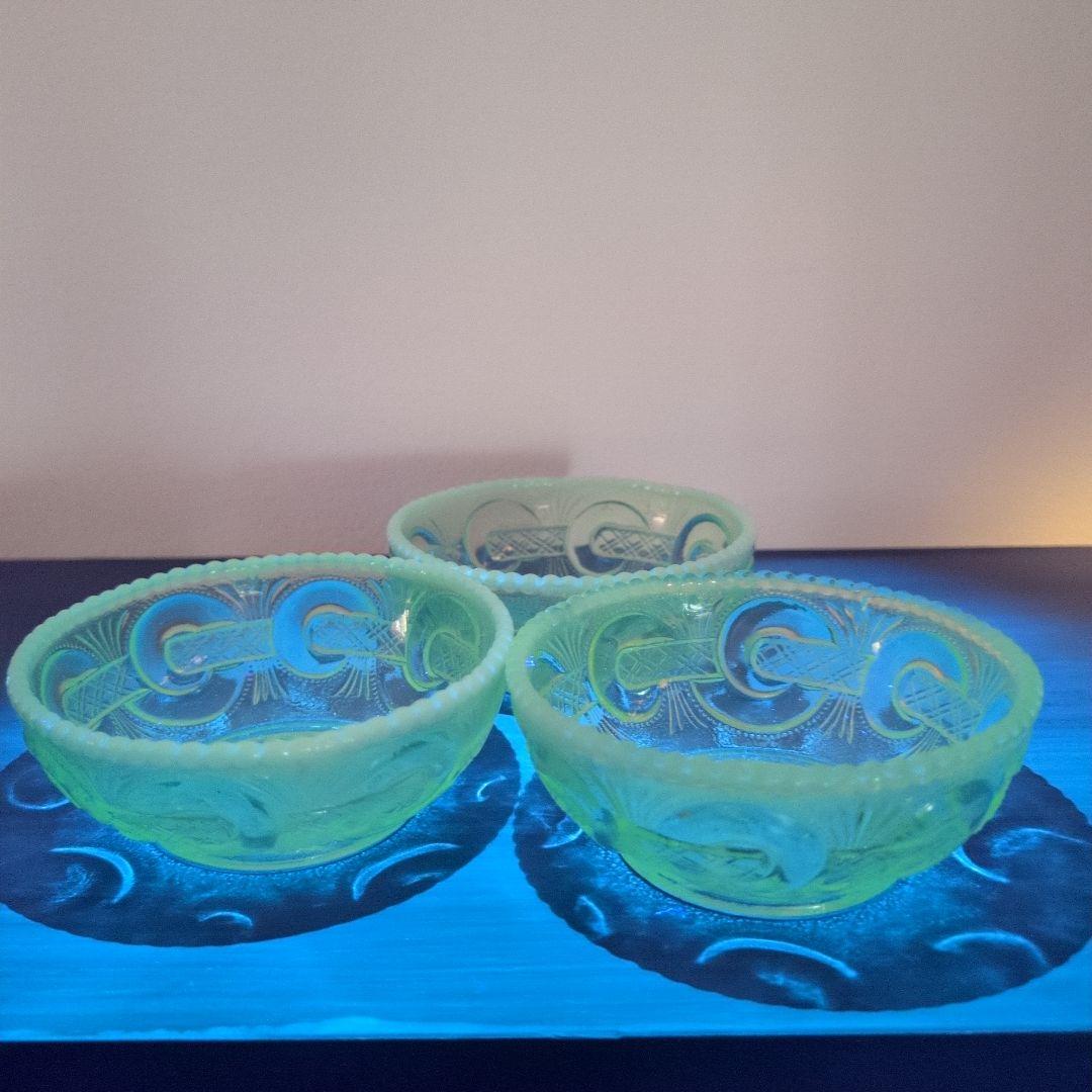 最終値下げ　ウランガラス　渦つなぎ紋　鉢　3客