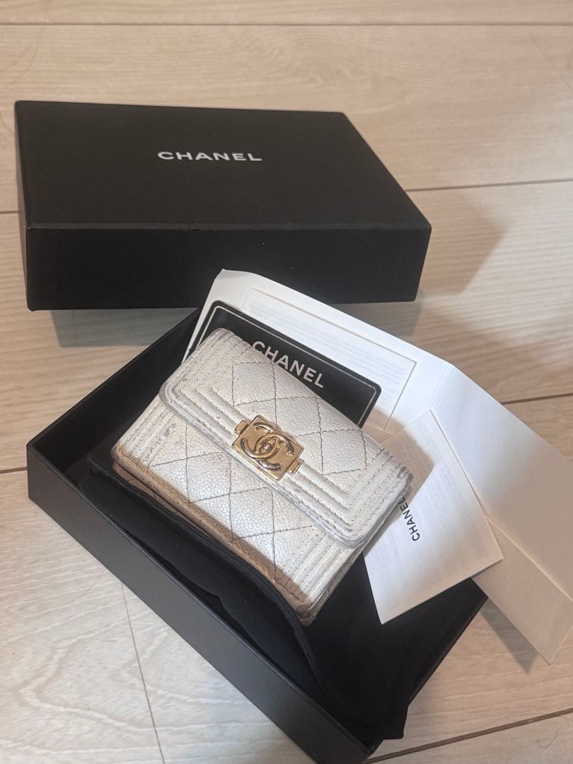シャネル　ナノ　ウォレット　三つ折り