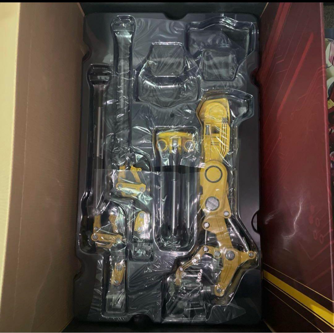 〈未展示品〉【クォーター】 アイアンマン・マーク４（パワードスーツ装着機付き）