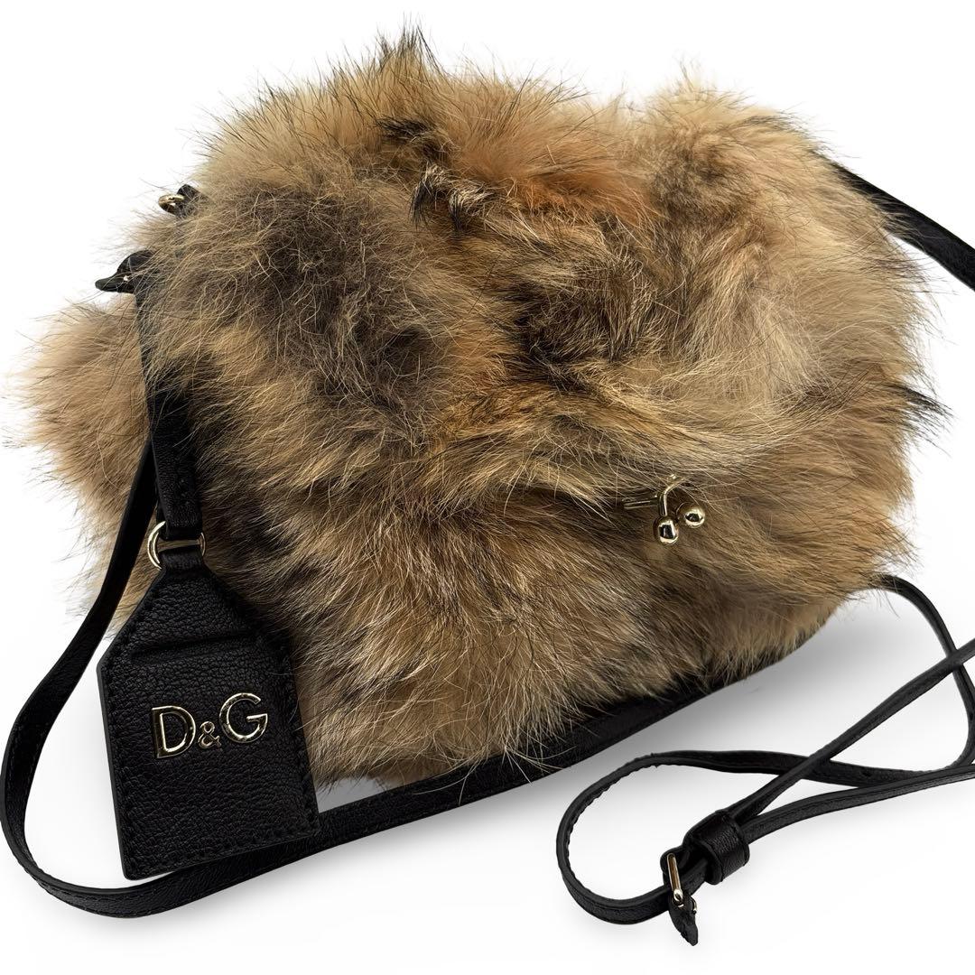 美品】 D&G ドルガバ 　ファー　ショルダーバッグ 　 レザー　ロゴ　　金具