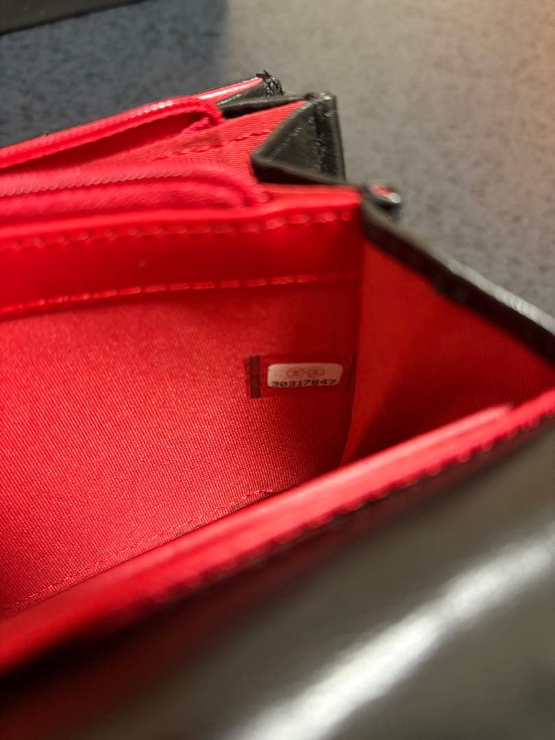 CHANEL 19 ロングフラップウォレット