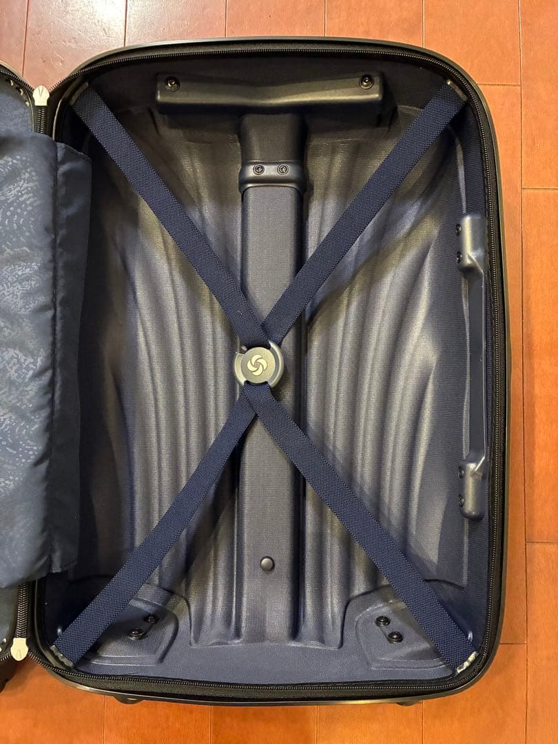 サムソナイト コスモライト 36L 黒 機内持込可