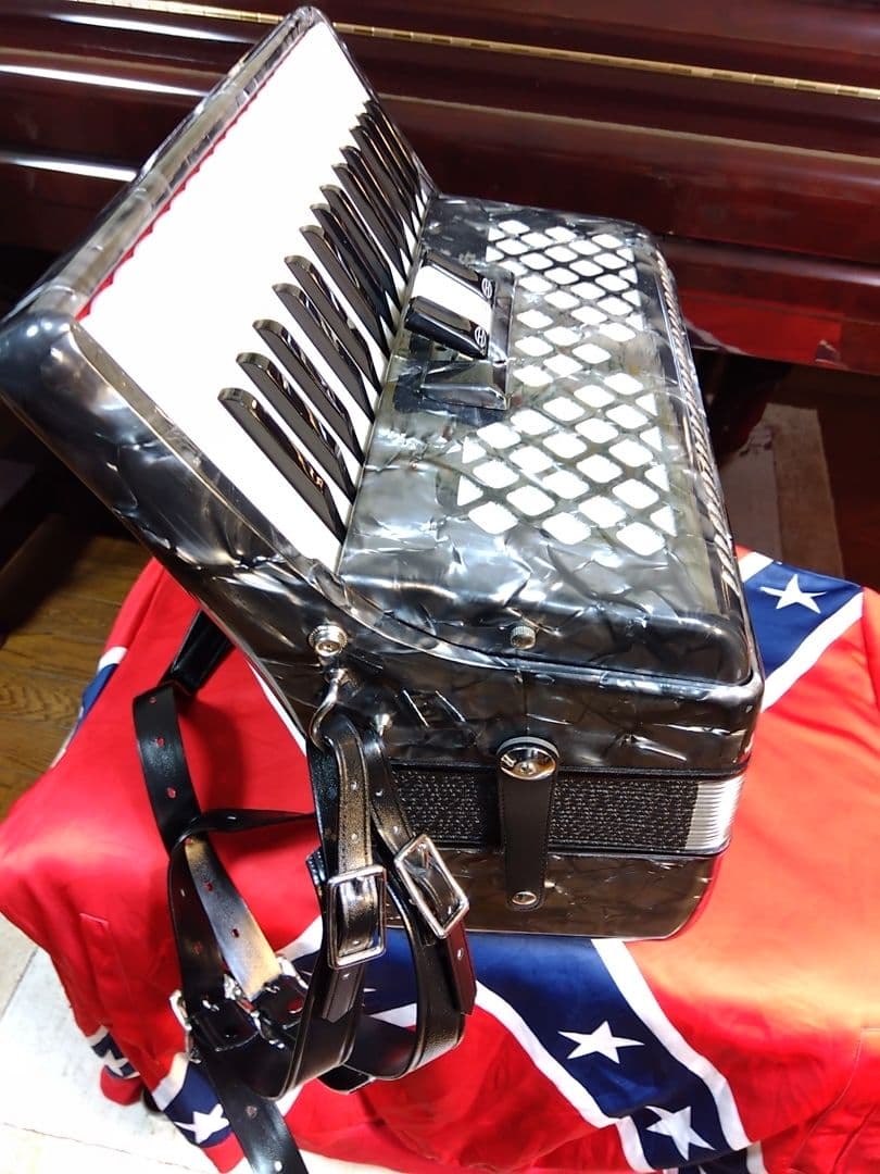 【美品即演奏可】TOMBOアコーディオンGrandaile GT32 簡易調律済