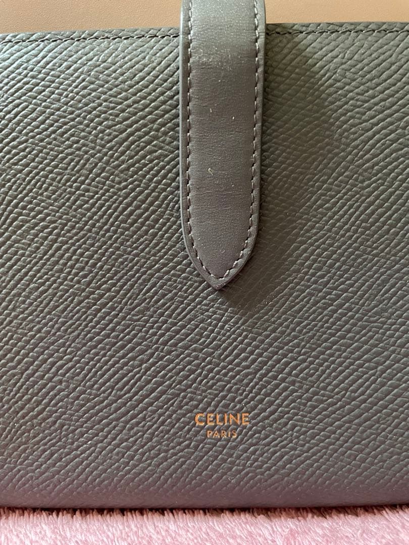 CELINE グレージュ 長財布　ラージストラップウォレット