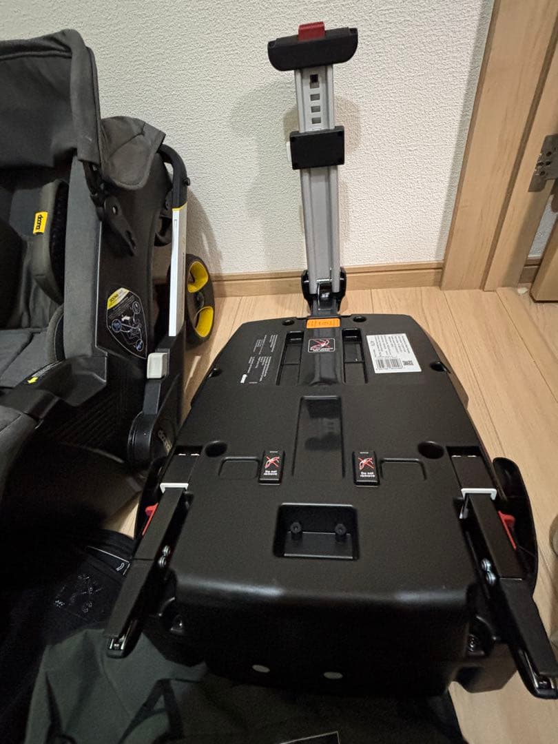ドゥーナ doona ➕　ベビーカー チャイルドシート　isofix ベース