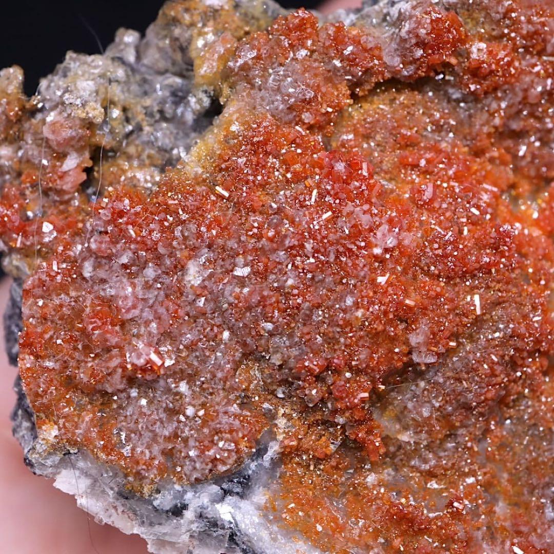 アリゾナ産 褐鉛鉱 バナジン鉛鉱 バナジナイト 33,3g VND082鉱物原石