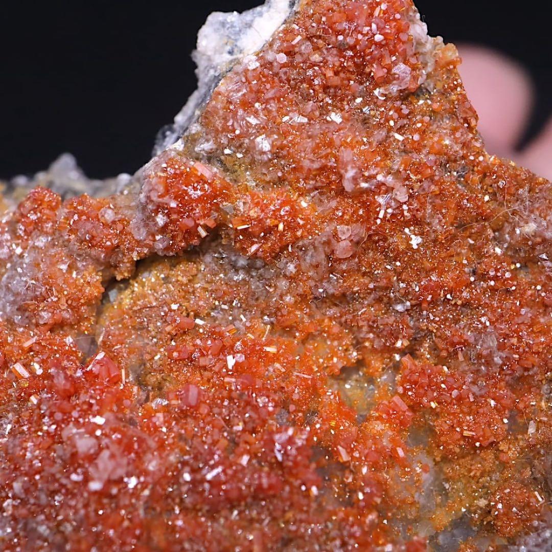 アリゾナ産 褐鉛鉱 バナジン鉛鉱 バナジナイト 33,3g VND082鉱物原石