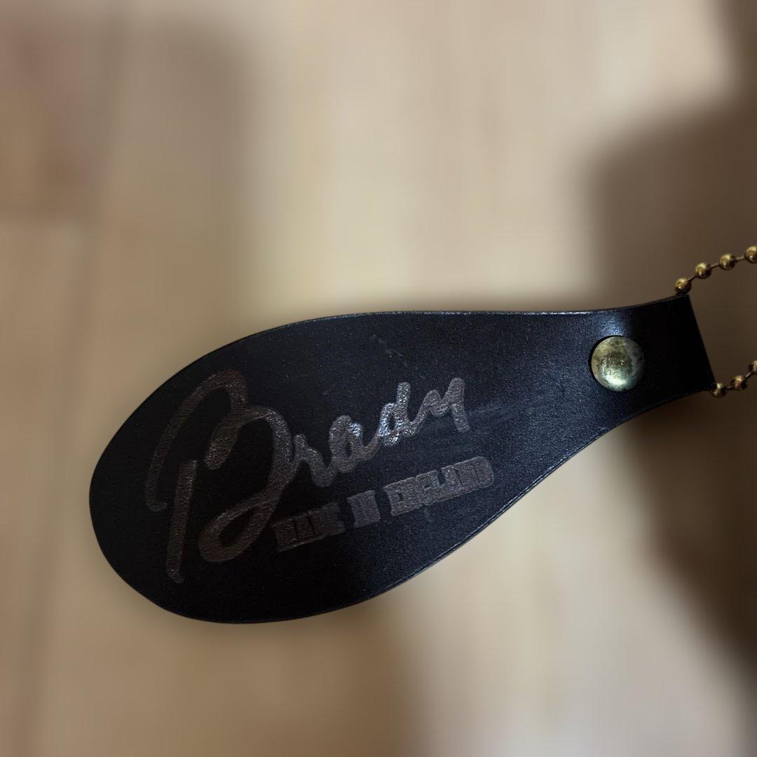 Brady ショルダーバッグ ブラウン キャンバス