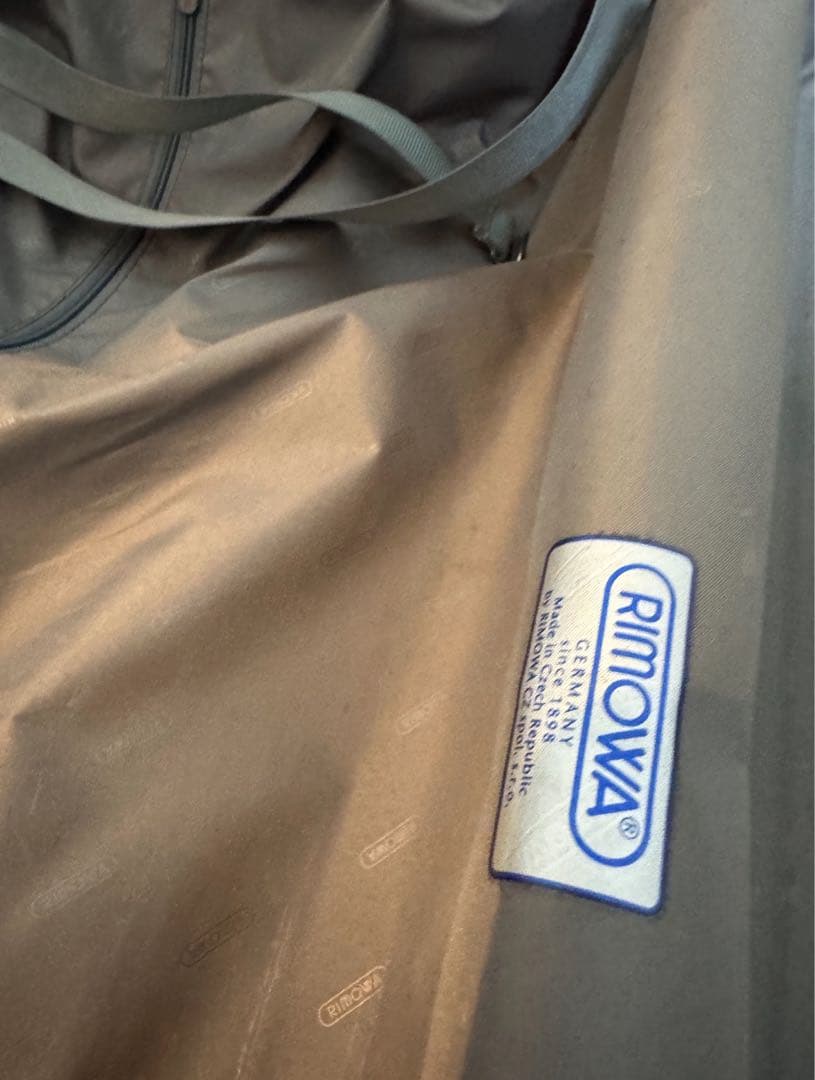 【RIMOWA】　高級ブランド 人気カラー　ネイビー キャリーケース