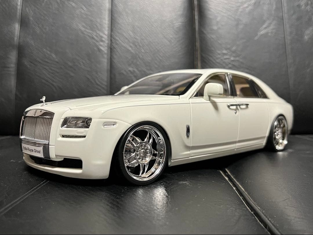 ロールスロイス　ゴースト　1/18