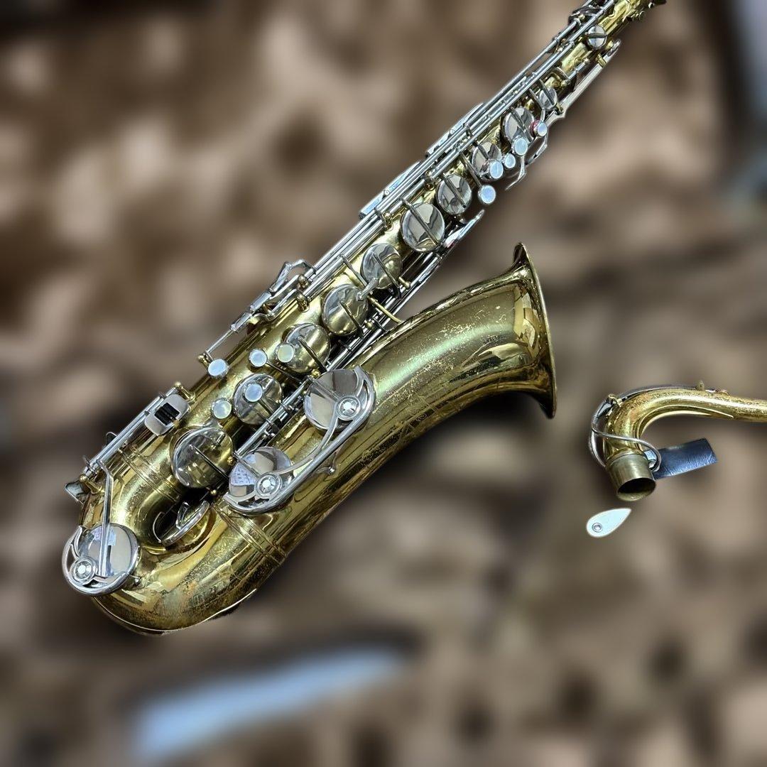 ベルグラーセンのテナー・サックスとケース