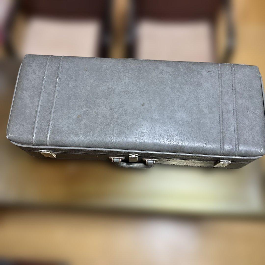 ベルグラーセンのテナー・サックスとケース