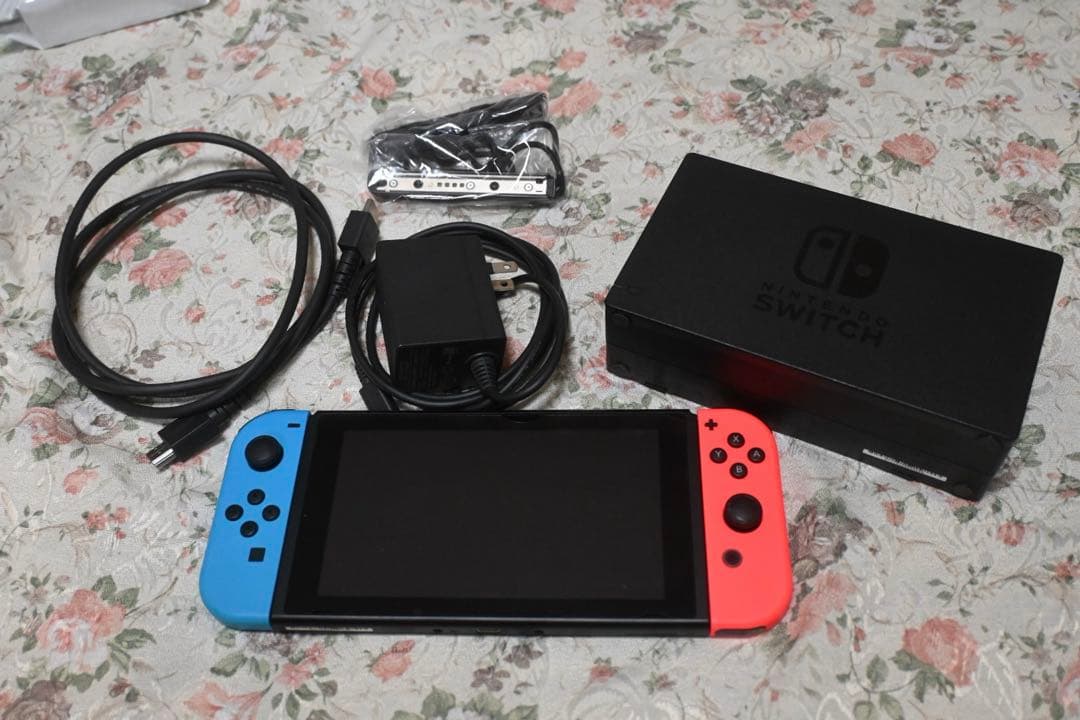 任天堂Switch Joy-Con(L) ネオンブルー/(R) ネオンレッド ②