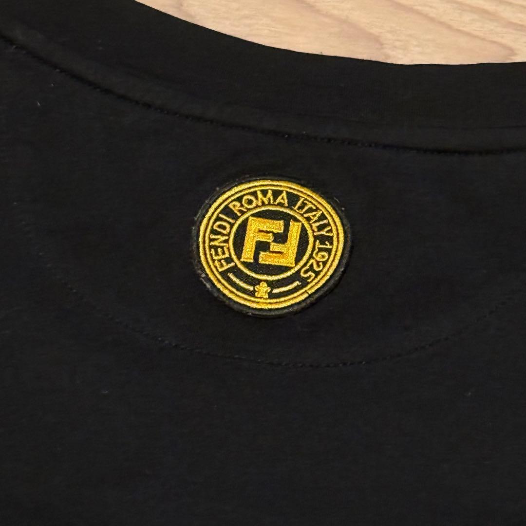 美品　希少　FENDI ローマレタリングTシャツ2021年ロゴ　Lサイズ