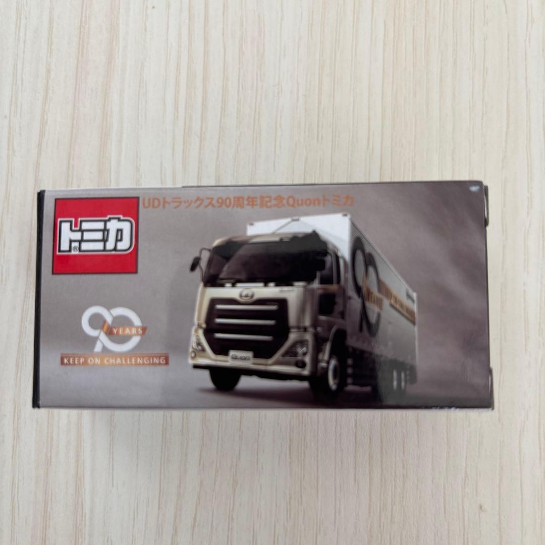 UDトラックス90周年記念クオン トミカ　非売品