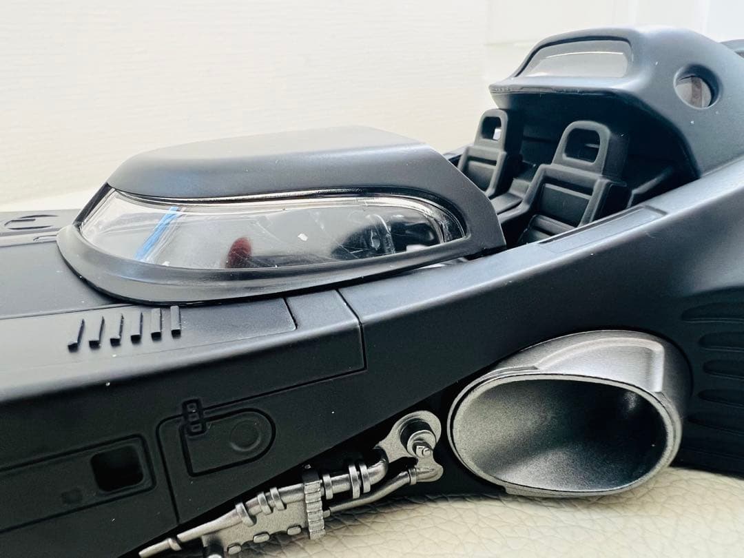 1:24 1989年映画版合金製バットモービル（新品.組立不要）