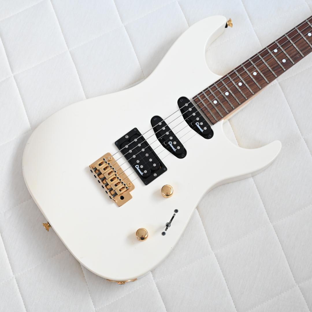 Charvel エレキギター ストラトタイプ ゴールドパーツ 中古 G021