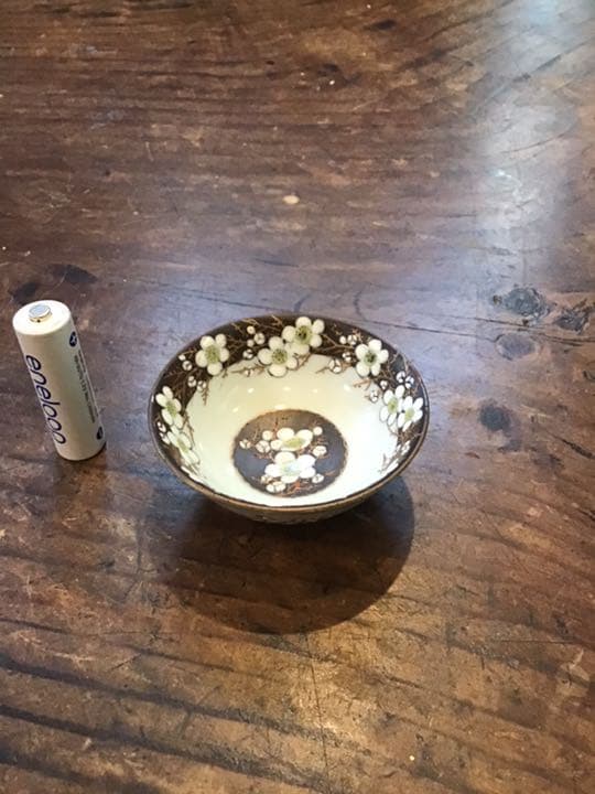 盛金盛彩色梅文盃