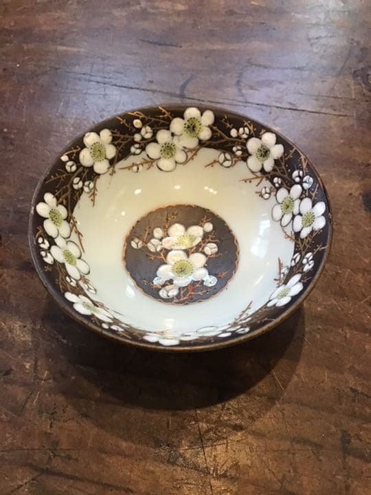 盛金盛彩色梅文盃